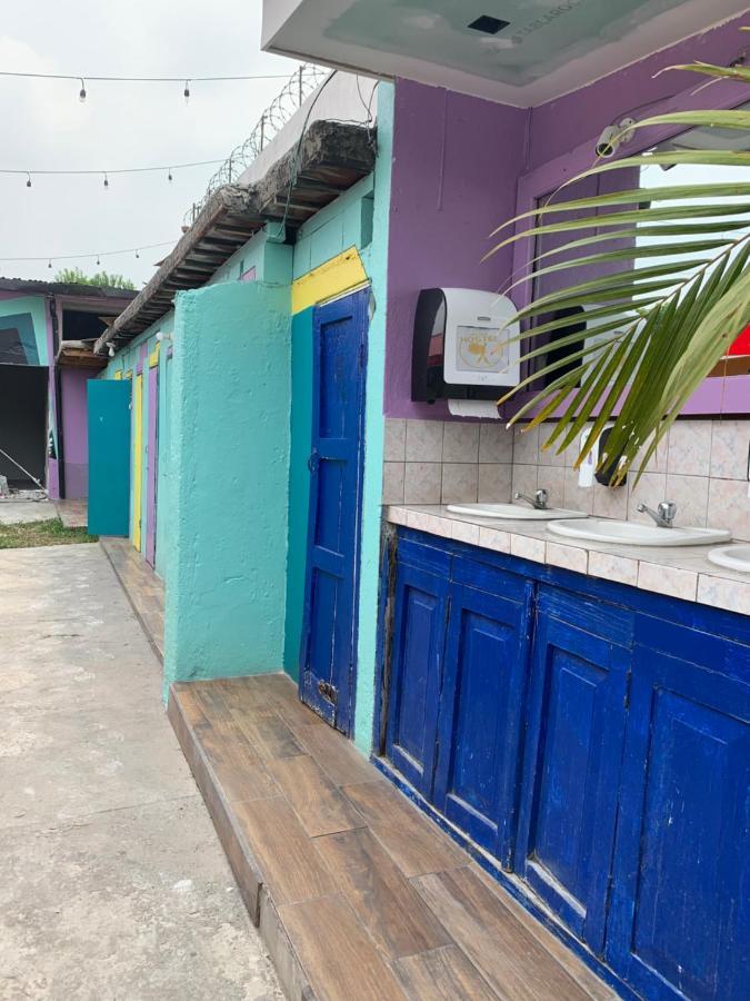 Funk Yeah Hostel Antigua Extérieur photo