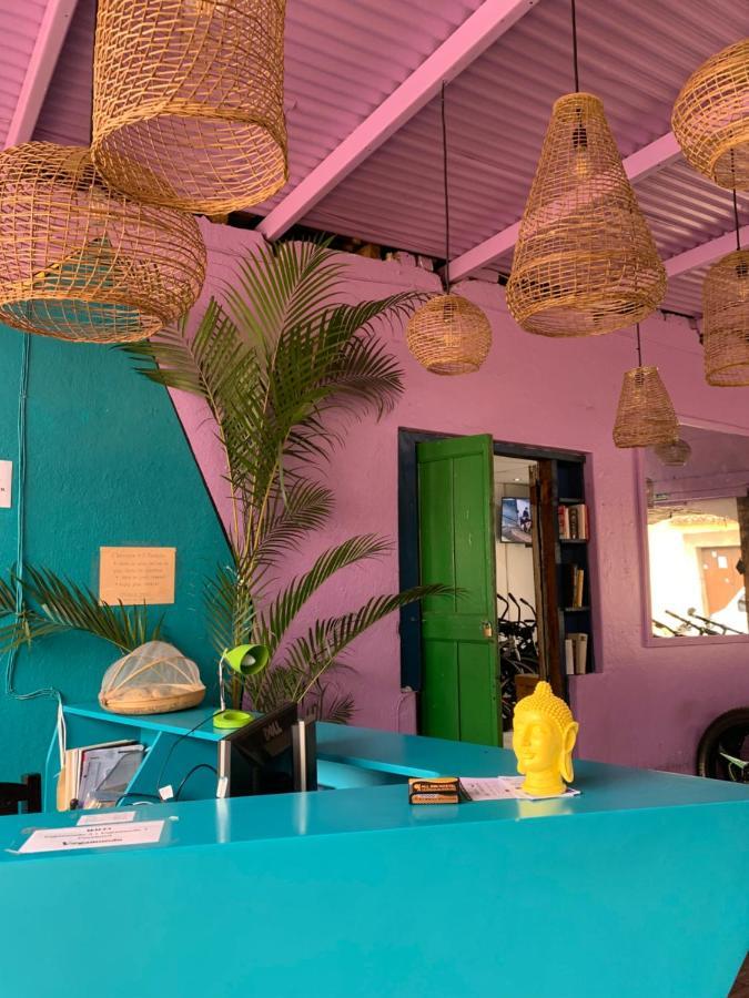 Funk Yeah Hostel Antigua Extérieur photo