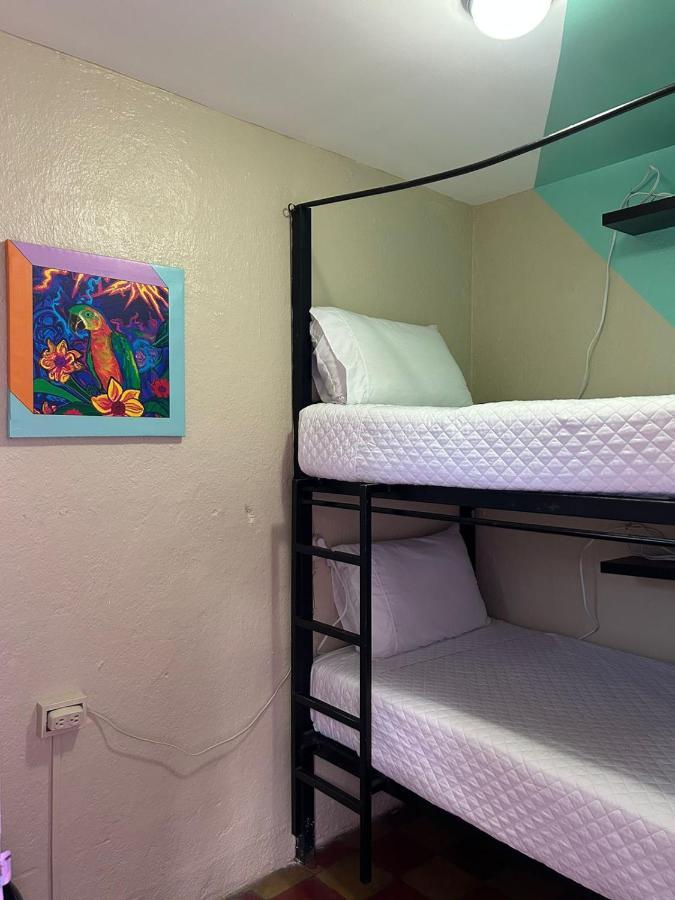 Funk Yeah Hostel Antigua Extérieur photo