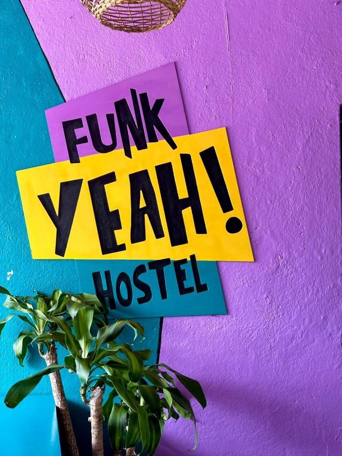 Funk Yeah Hostel Antigua Extérieur photo